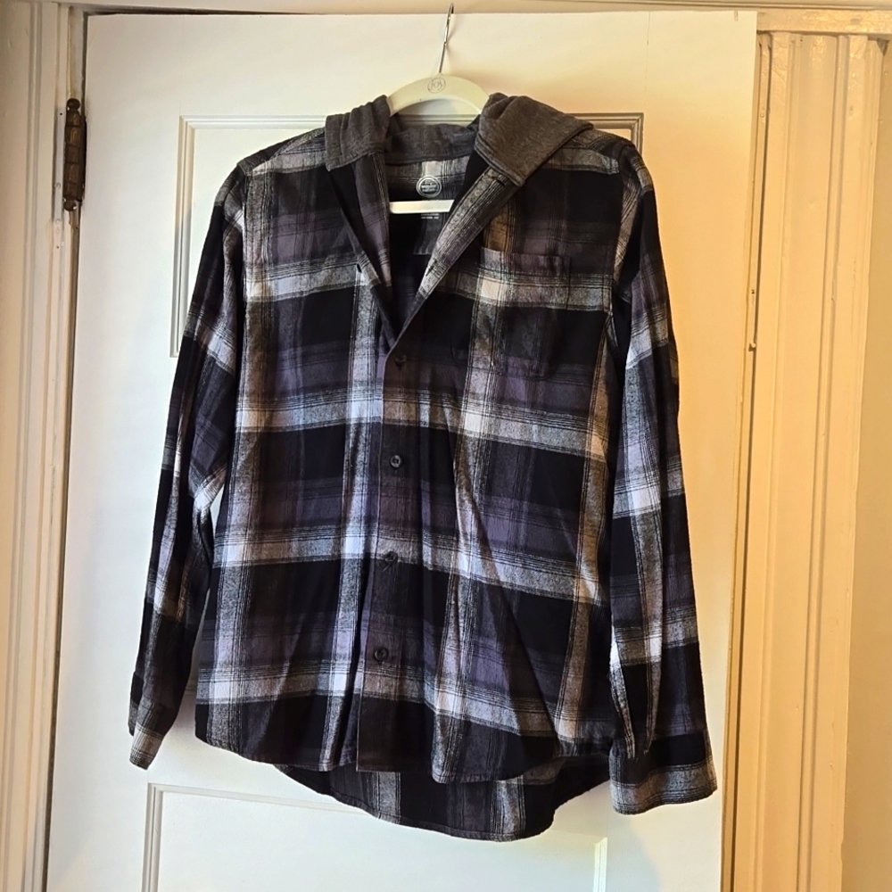 Mixed material,flannel button-down with hood